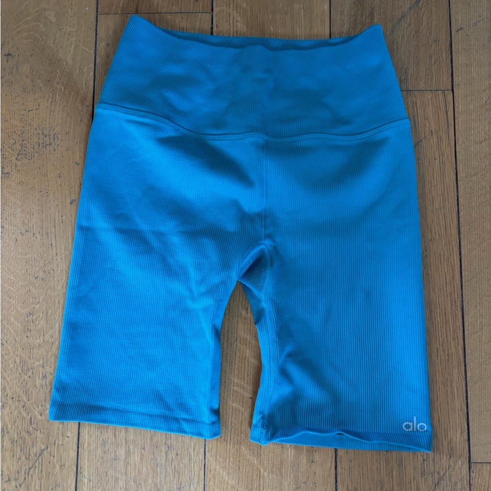 Alo bike shorts